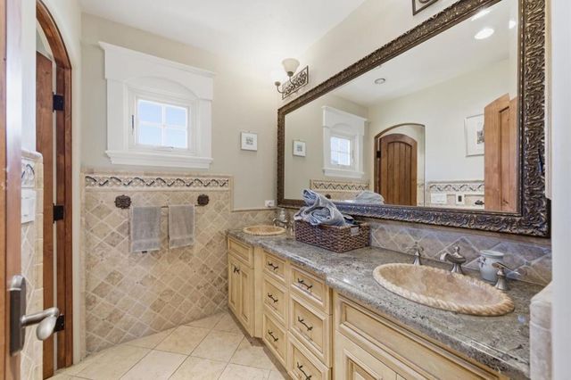 926 Rosewood Avenue, San Carlos, CA 94070