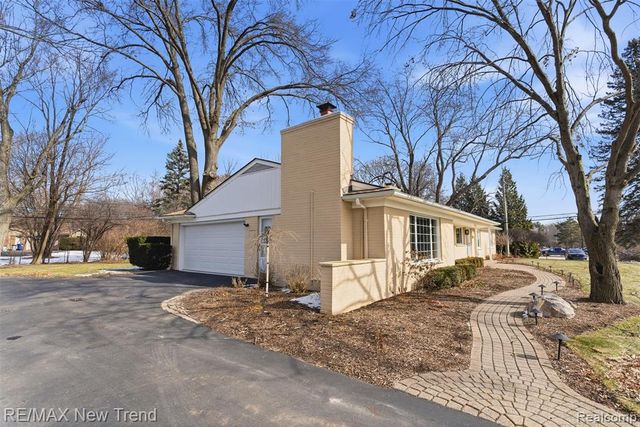 1043 Westview Road, Bloomfield Hills, MI 48304