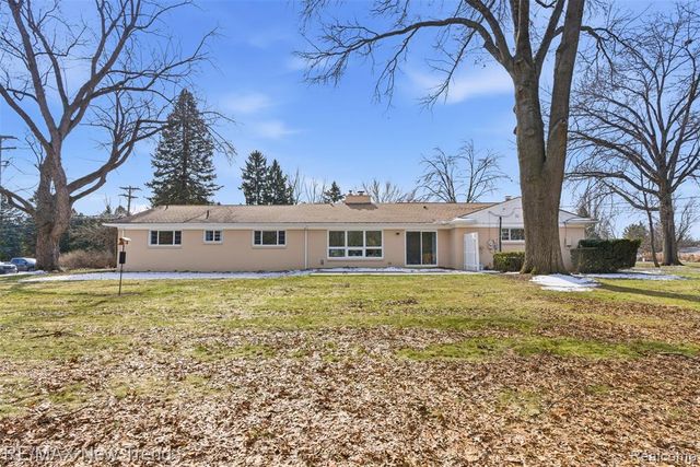 1043 Westview Road, Bloomfield Hills, MI 48304