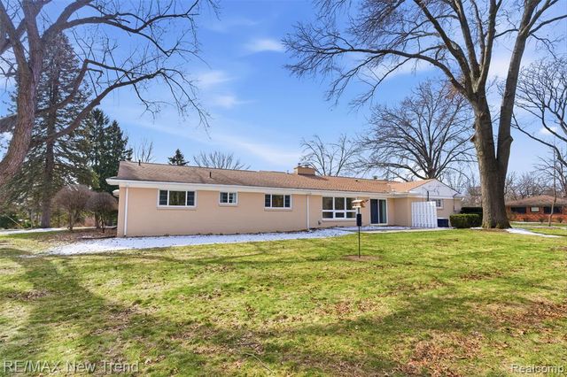 1043 Westview Road, Bloomfield Hills, MI 48304