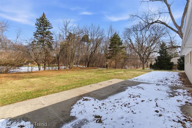 1043 Westview Road, Bloomfield Hills, MI 48304