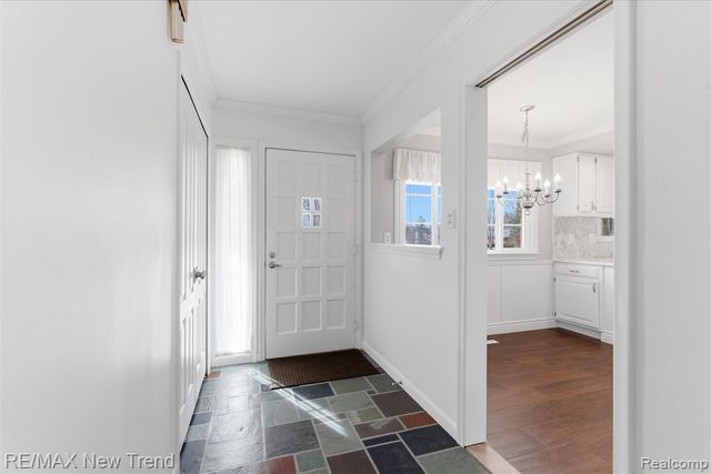 1043 Westview Road, Bloomfield Hills, MI 48304