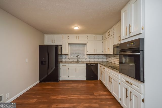 1285 Earle Court SE, Conyers, GA 30013