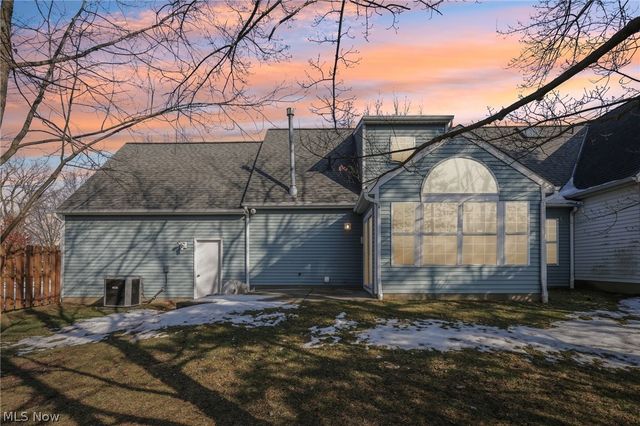 14648 Settlers Way 161, Strongsville, OH 44149