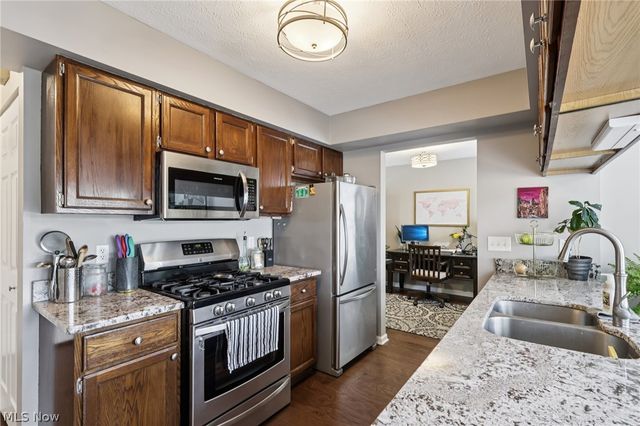 14648 Settlers Way 161, Strongsville, OH 44149