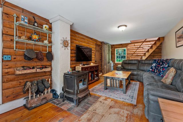 11 Pierce Lake Road, Antrim, NH 03440
