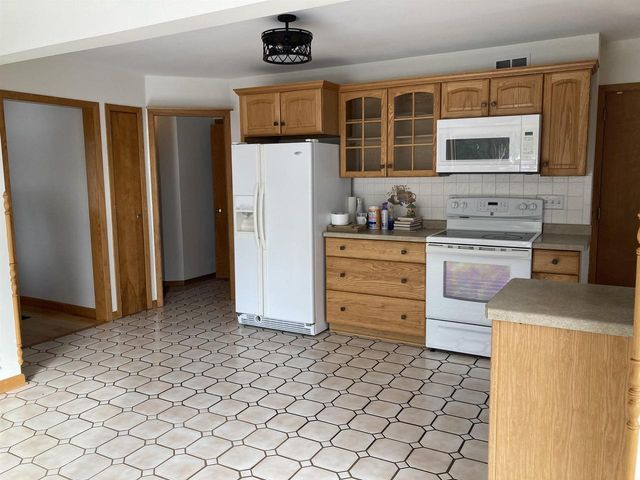 2224 Hwy 51, Stoughton, WI 53589