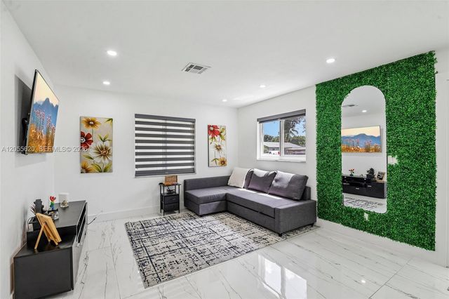 316 N 61st Avenue, Hollywood, FL 33024