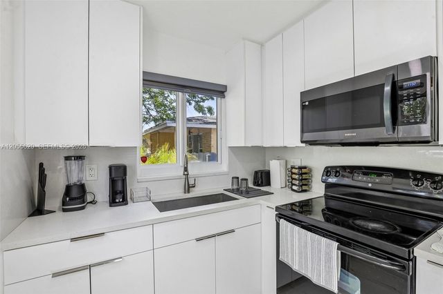 316 N 61st Avenue, Hollywood, FL 33024
