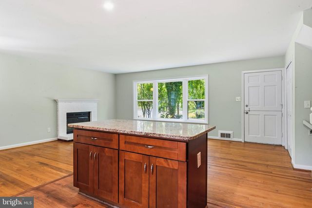 10922 DECATUR DR, Fairfax, VA 22030