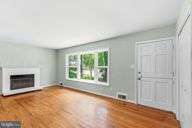10922 DECATUR DR, Fairfax, VA 22030