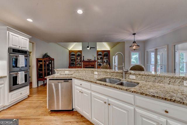 3515 Woodbury Creek Drive, Cumming, GA 30041