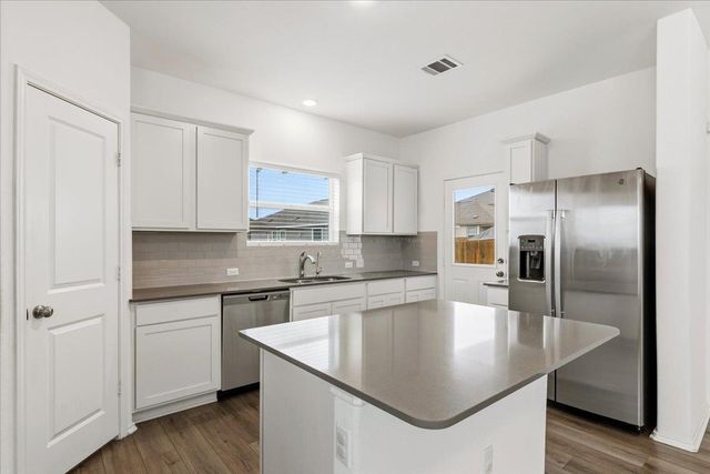 101 Rowdy Yates WAY, Jarrell, TX 76537