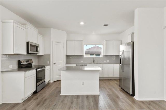 101 Rowdy Yates WAY, Jarrell, TX 76537