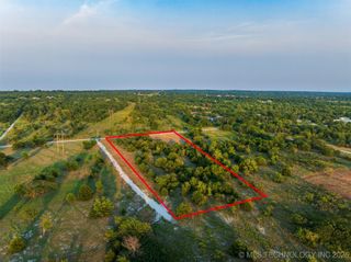 2 Hobbs Creek Road, Collinsville, OK 74021