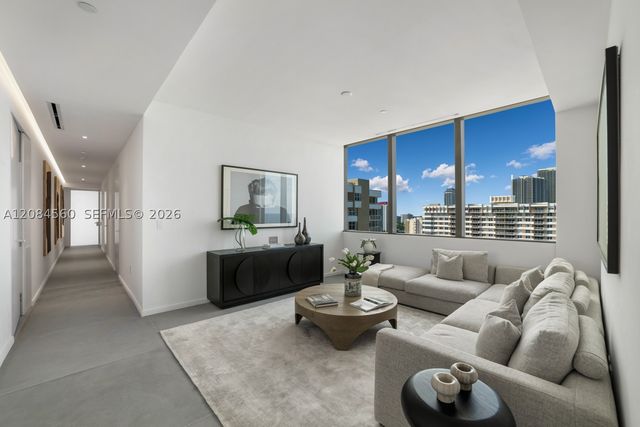 2000 S Ocean Dr 19A, Hallandale Beach, FL 33009