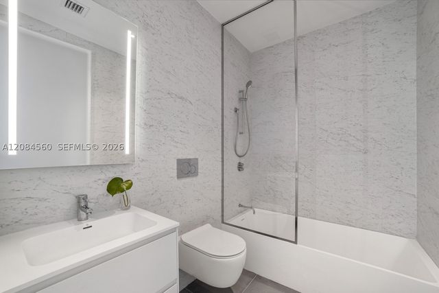 2000 S Ocean Dr 19A, Hallandale Beach, FL 33009