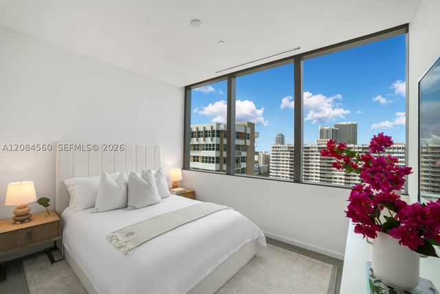 2000 S Ocean Dr 19A, Hallandale Beach, FL 33009