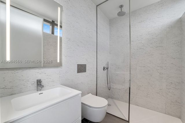 2000 S Ocean Dr 19A, Hallandale Beach, FL 33009