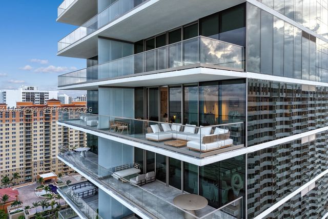 2000 S Ocean Dr 19A, Hallandale Beach, FL 33009