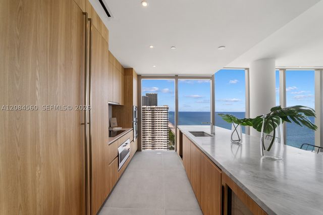 2000 S Ocean Dr 19A, Hallandale Beach, FL 33009