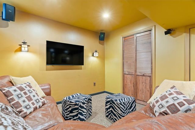 216 Lori Rd, Richland, PA 15044