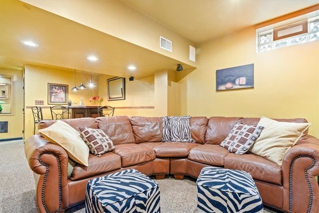 216 Lori Rd, Richland, PA 15044