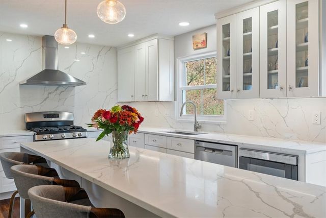 216 Lori Rd, Richland, PA 15044