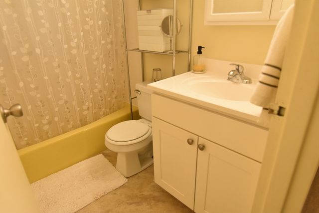 5 Royce Rd 6, Boston, MA 02134
