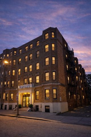 5 Royce Rd 6, Boston, MA 02134
