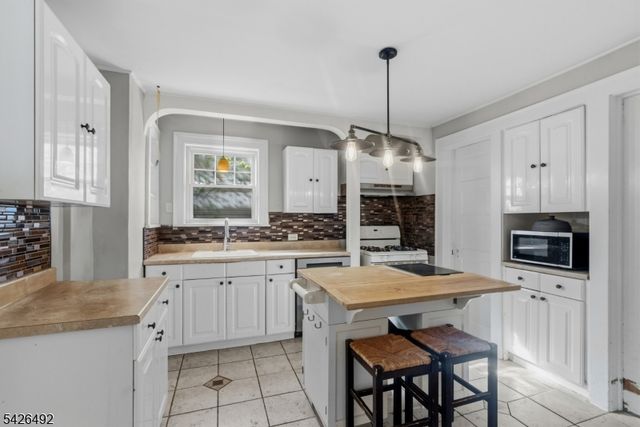 59 W Passaic St, Maywood Boro, NJ 07607