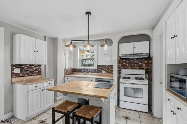 59 W Passaic St, Maywood Boro, NJ 07607