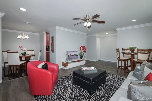 203 Adams Way 203, Sayville, NY 11782