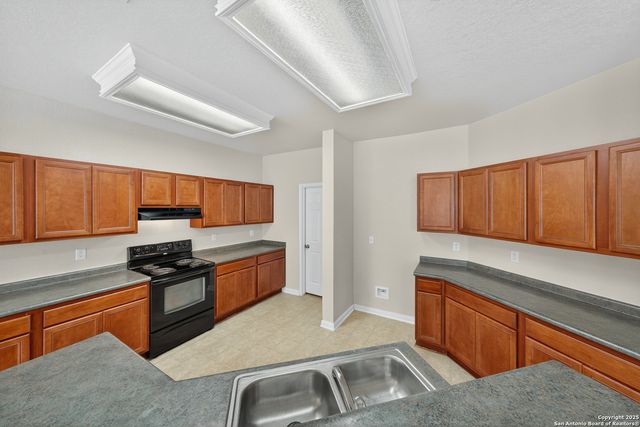 221 Springtree Cove, Cibolo, TX 78108