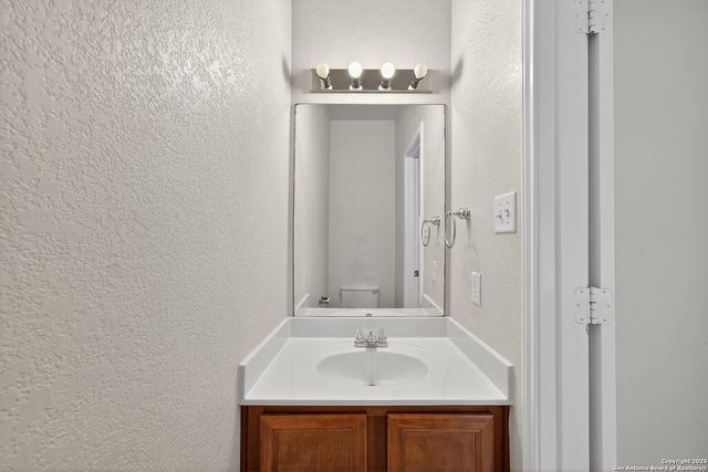 221 Springtree Cove, Cibolo, TX 78108
