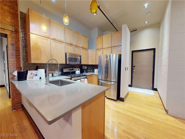 1260 W 4th Street 402, Cleveland, OH 44113