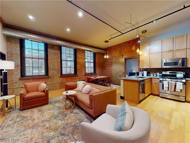 1260 W 4th Street 402, Cleveland, OH 44113