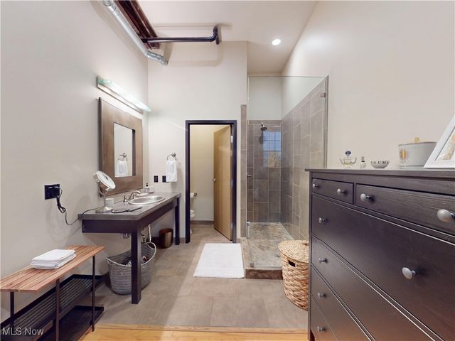 1260 W 4th Street 402, Cleveland, OH 44113