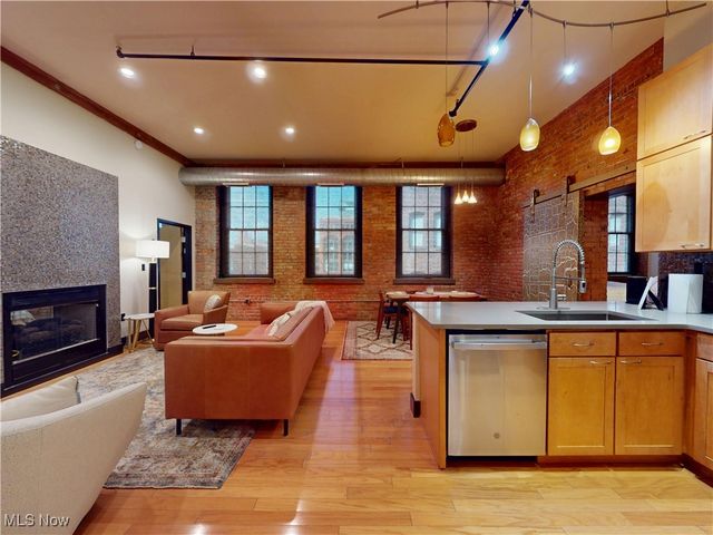 1260 W 4th Street 402, Cleveland, OH 44113