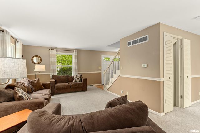 5333 N BIG HOLLOW Road, Peoria, IL 61615
