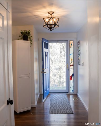 35 Shingle Mill Road, Simsbury, CT 06092