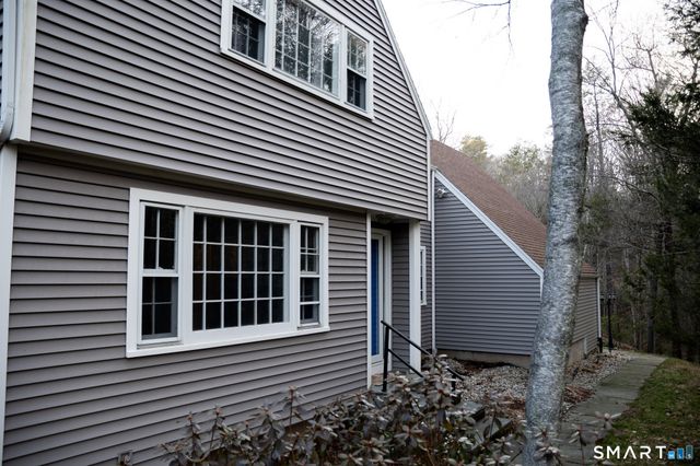 35 Shingle Mill Road, Simsbury, CT 06092