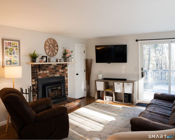 35 Shingle Mill Road, Simsbury, CT 06092