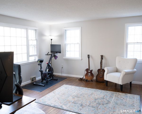 35 Shingle Mill Road, Simsbury, CT 06092