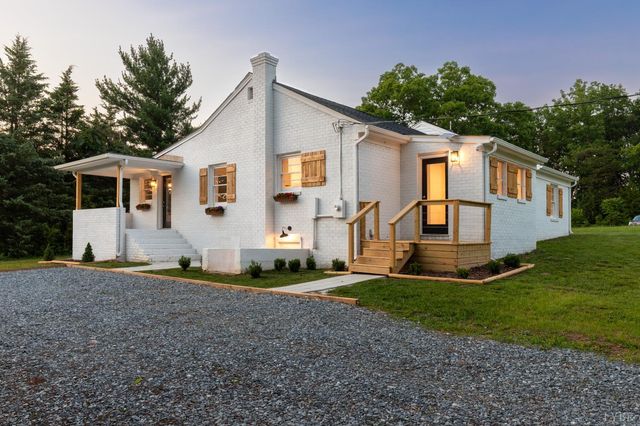 3806 Richmond Highway, Spout Spring, VA 24593