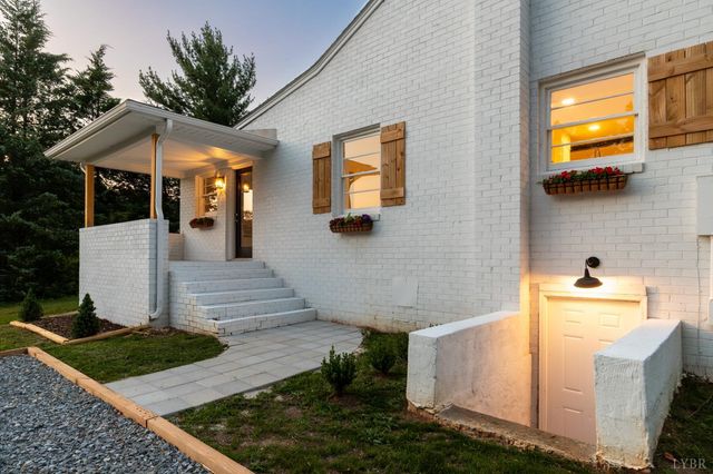 3806 Richmond Highway, Spout Spring, VA 24593