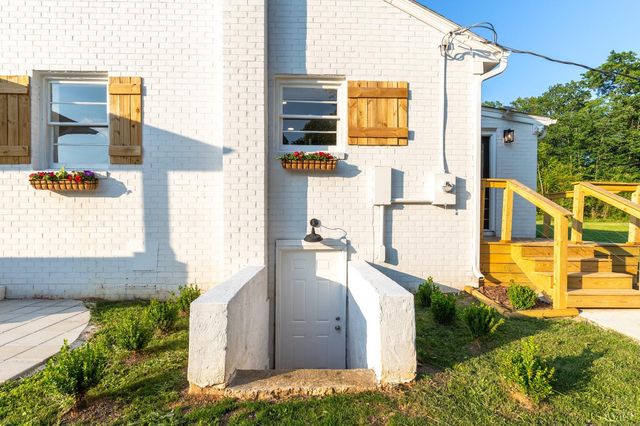 3806 Richmond Highway, Spout Spring, VA 24593