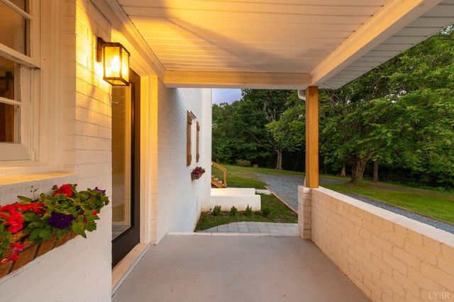 3806 Richmond Highway, Spout Spring, VA 24593