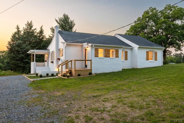 3806 Richmond Highway, Spout Spring, VA 24593