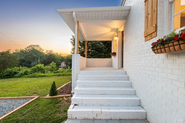 3806 Richmond Highway, Spout Spring, VA 24593